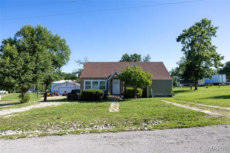 339 First St First, Summersville, MO 65571