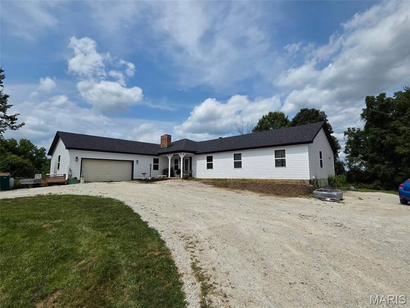 2688 Sullivan Bottom Rd RD, St Clair, MO 63077