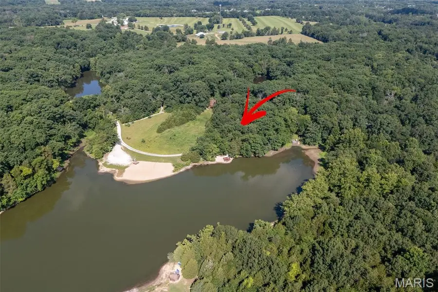 411 Cervina Beach DR, Innsbrook, MO 63390