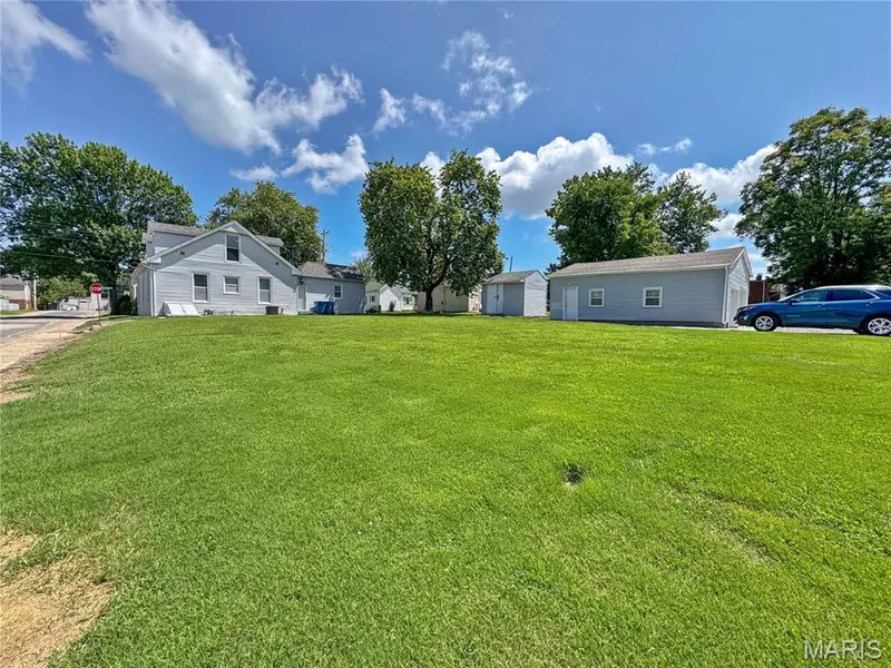 118 W Center ST, Troy, IL 62294