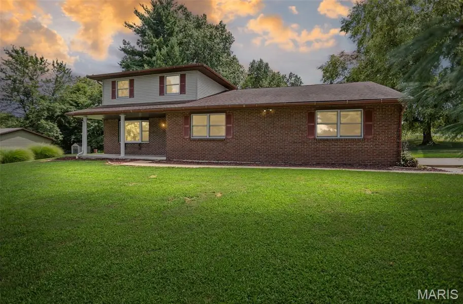 21015 Hickory ST, Grafton, IL 62037