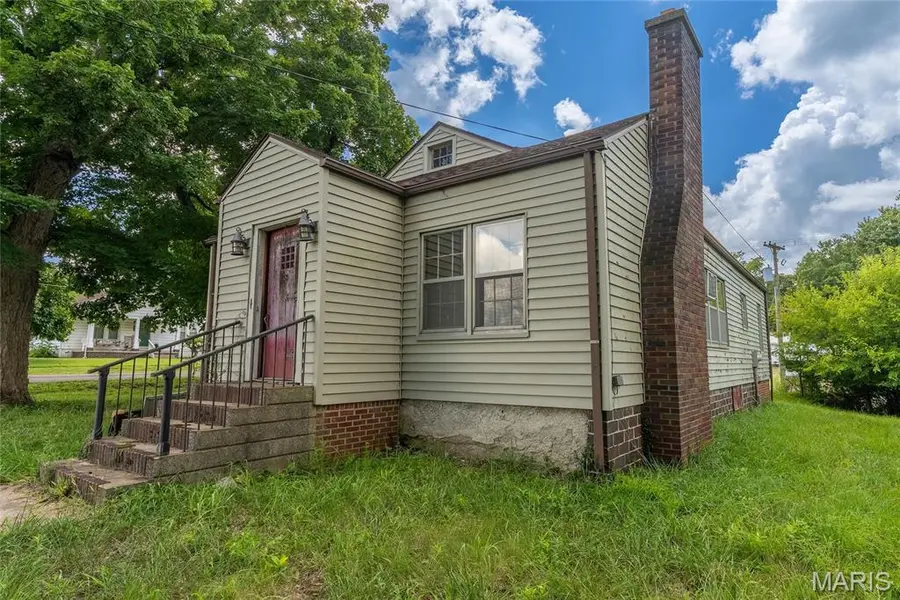 616 Broadway S, Goreville, IL 62939