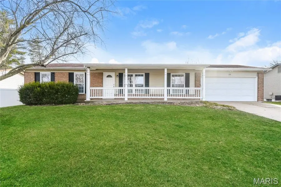 31 Four Winds DR, St Peters, MO 63376