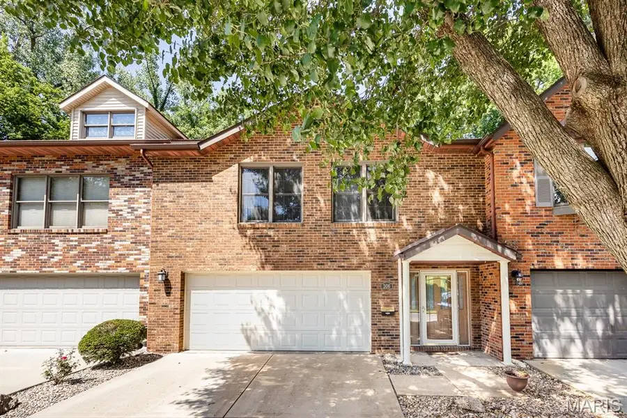 306 Northoak DR, Collinsville, IL 62234
