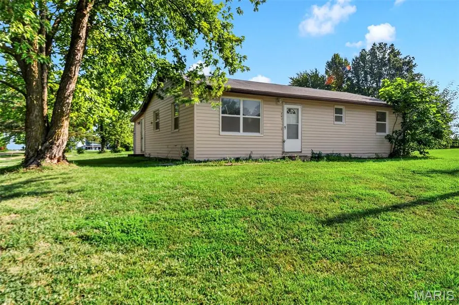 501 E Booneslick RD, Jonesburg, MO 63351