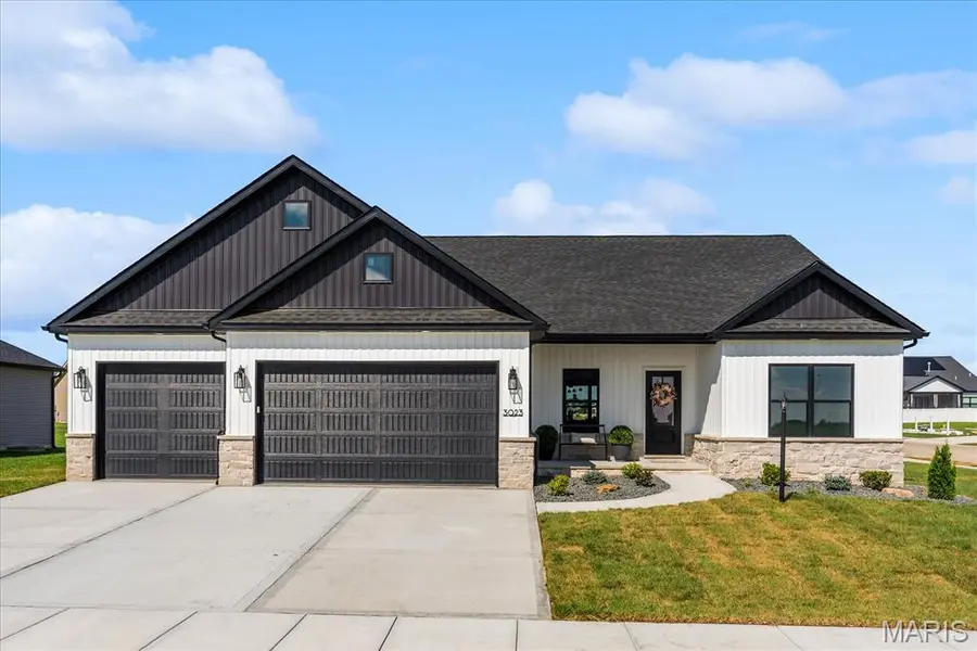 3023 Mobile DR, Glen Carbon, IL 62034
