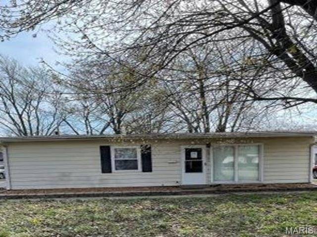 128 Saint Thomas LN, Cahokia, IL 62206