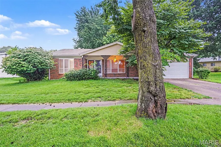 12810 Verwood DR, St Louis, MO 63033