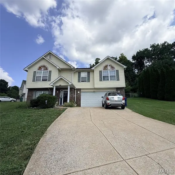 1703 Hilltop LN, Imperial, MO 63052