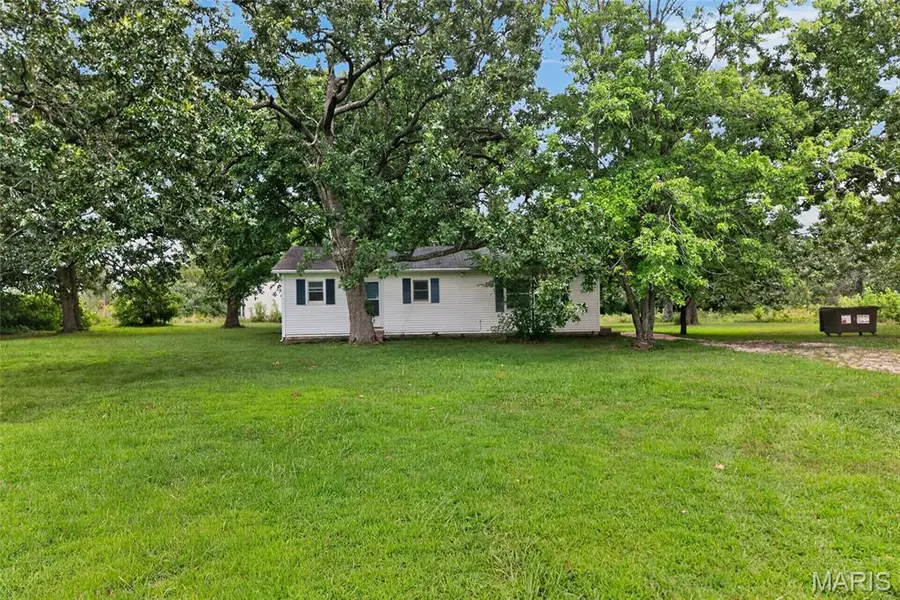 25475 Richard LN, Waynesville, MO 65583