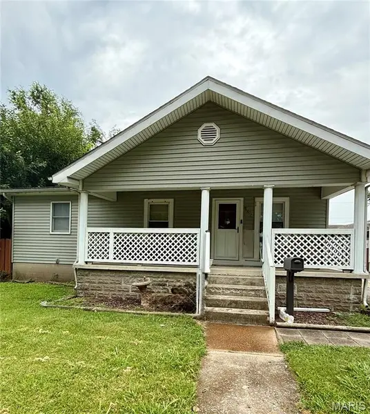137 E 3rd ST, Roxana, IL 62084