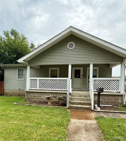 137 E 3rd ST, Roxana, IL 62084