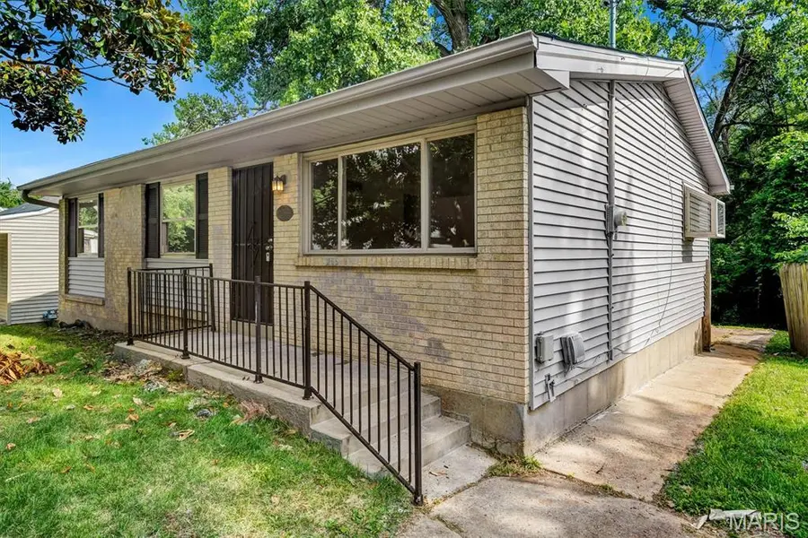 258 Sadonia AVE, Calverton Park, MO 63135