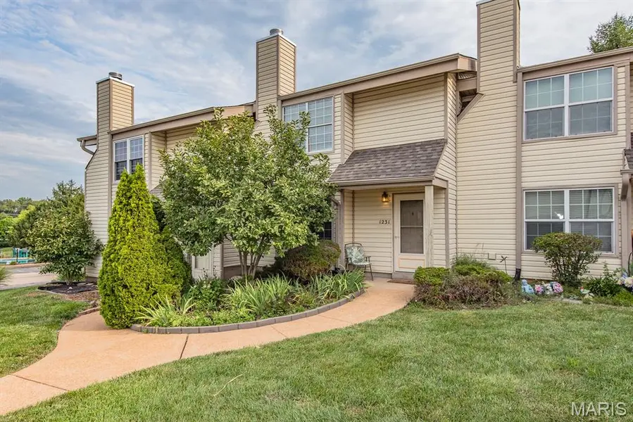 1231 Mangrove LN, Mehlville, MO 63125