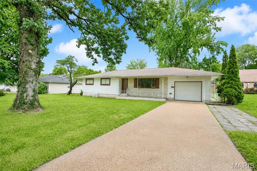 403 Cox DR, Cuba, MO 65453