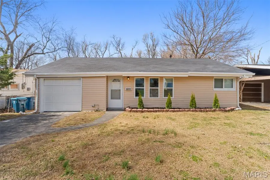 6813 Saint Olaf DR, Berkeley, MO 63134
