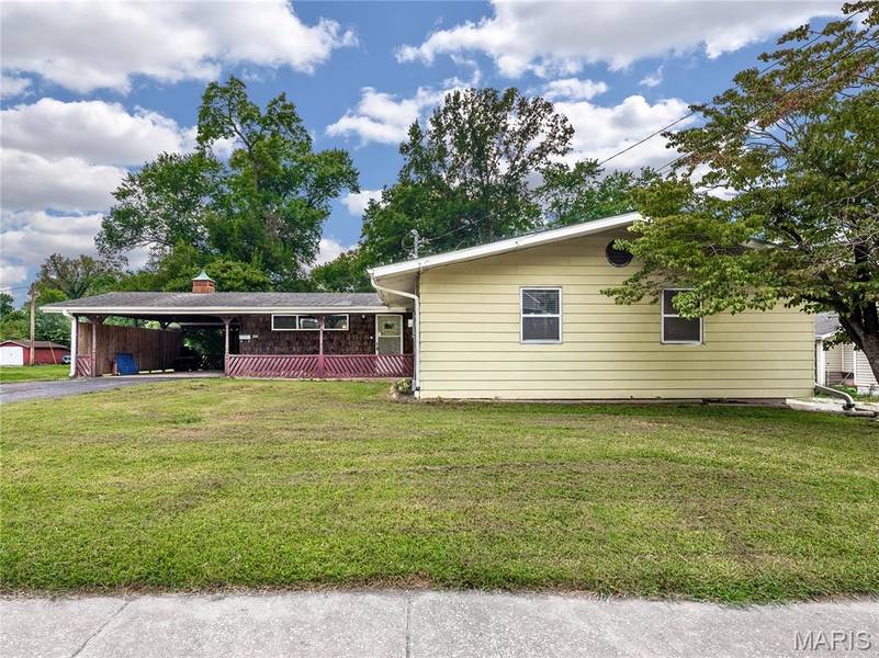 224 E O'Fallon DR, Caseyville, IL 62232