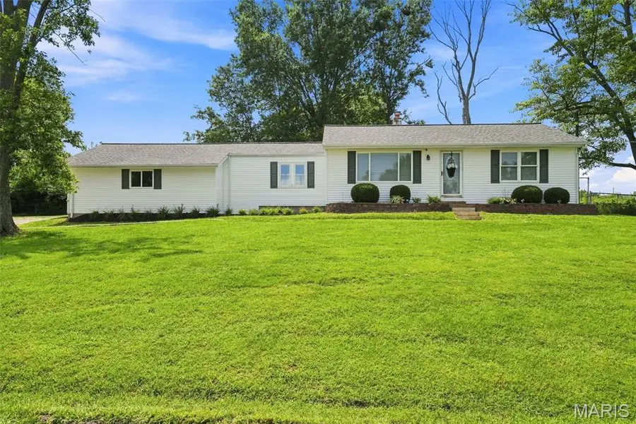 5116 Kempf DR, Mehlville, MO 63128