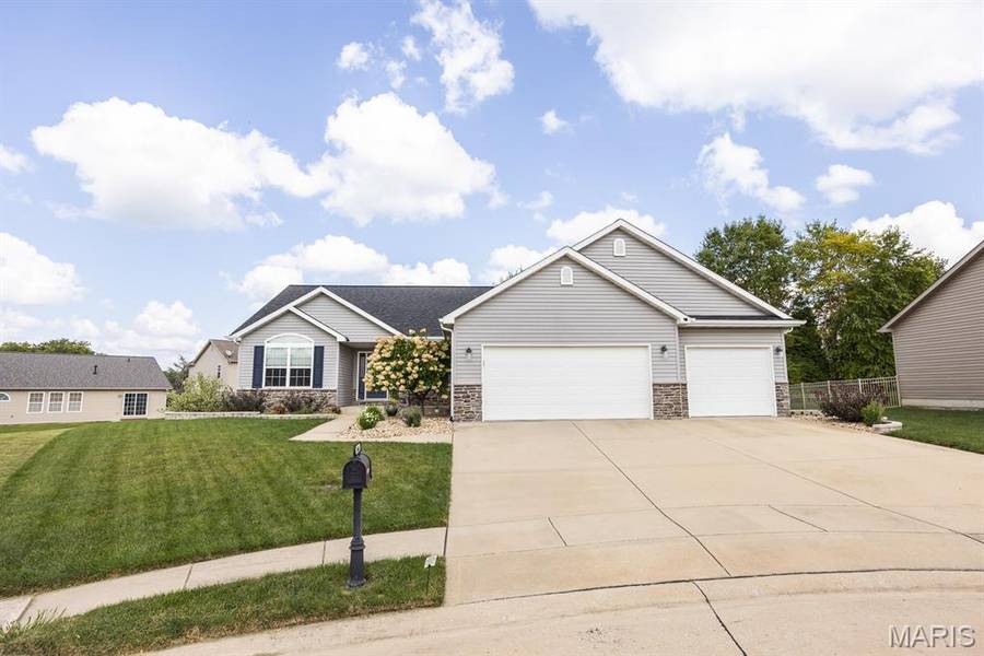 1444 Victoria Square CT, O'fallon, IL 62269