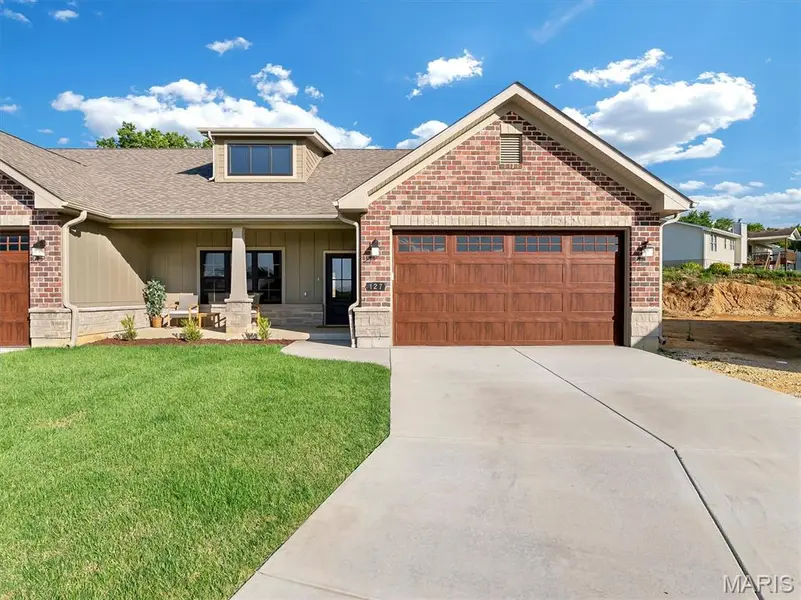 129 Stone Ledge DR, St Clair, MO 63077