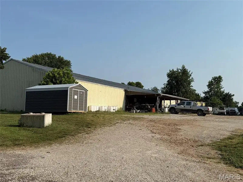 10060 HWY M, Caledonia, MO 63631
