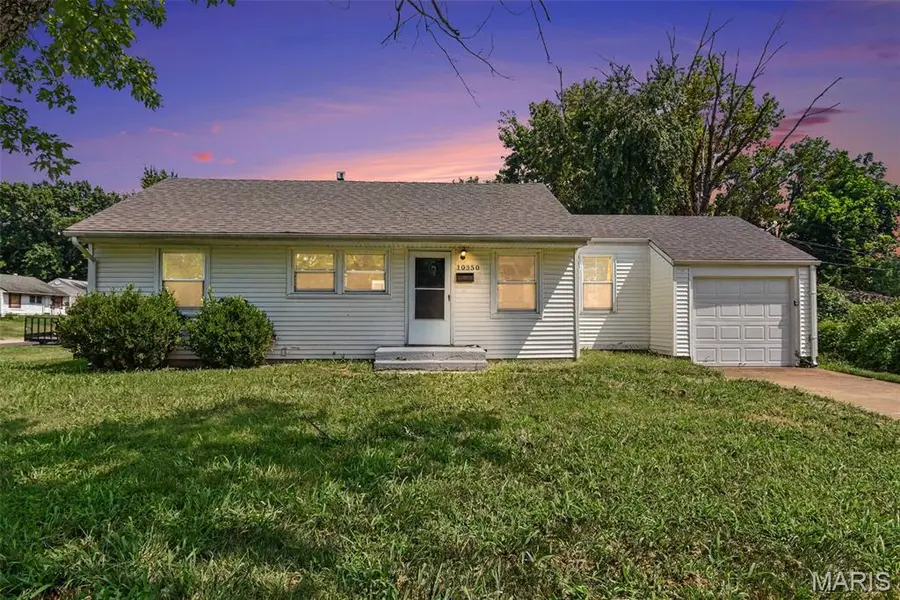10350 Ross CIR, St Louis, MO 63137