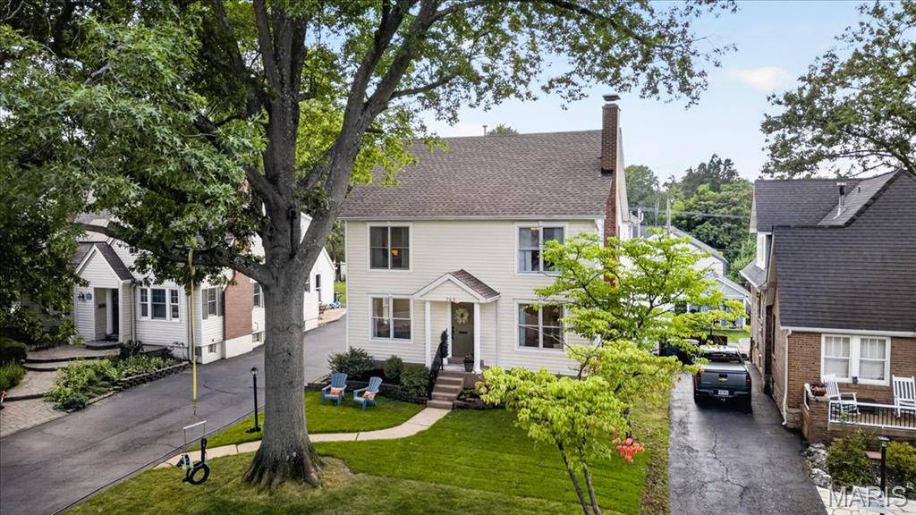705 Edwin AVE, Glendale, MO 63122