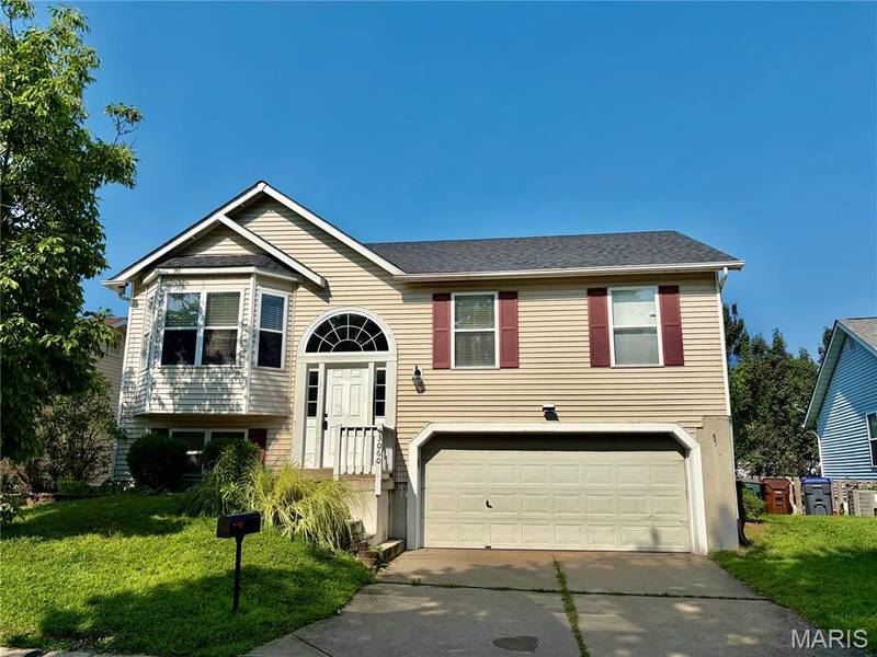 3060 Laurel Village CIR, St Peters, MO 63376