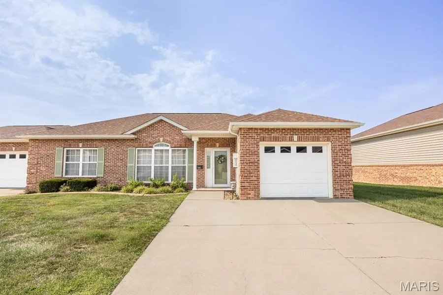 115 Saint Christopher CT, Mascoutah, IL 62258
