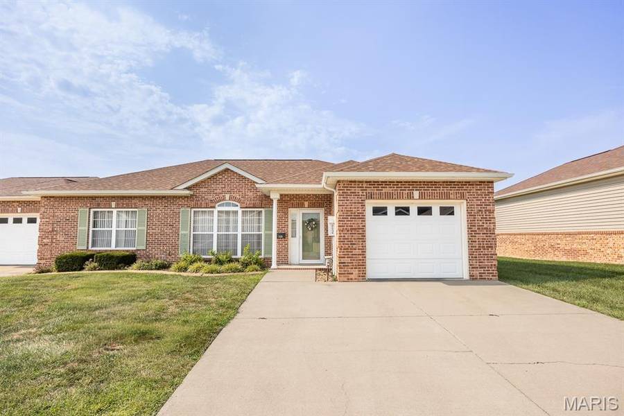 115 Saint Christopher CT, Mascoutah, IL 62258