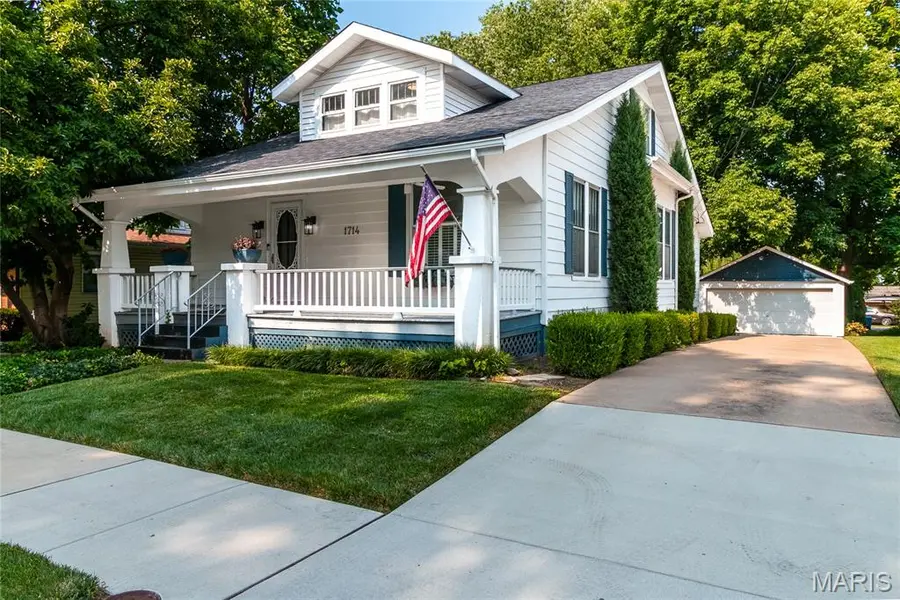 1714 Sibley ST, St Charles, MO 63301
