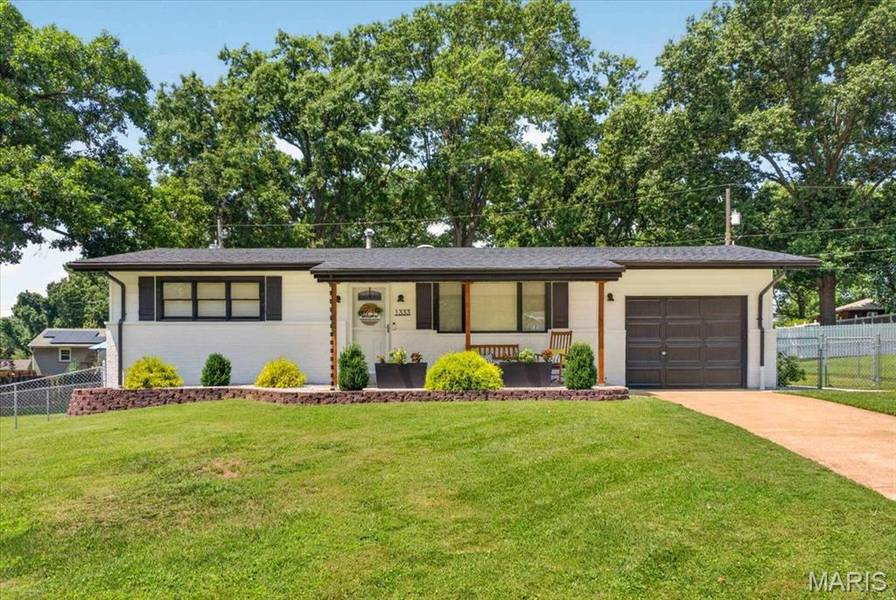 1333 N Evergreen LN, Columbia, IL 62236