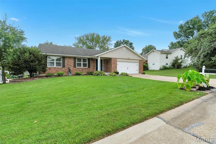 104 Cedar Crest CT, St Charles, MO 63304