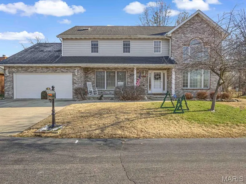 335 Jubaka DR, Fairview Heights, IL 62208