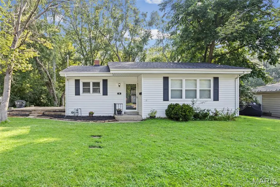 30 Apple Tree LN, Belleville, IL 62221