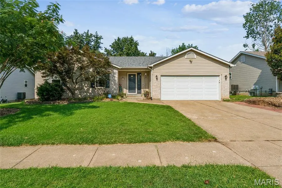 871 Molloy DR, O'fallon, MO 63366