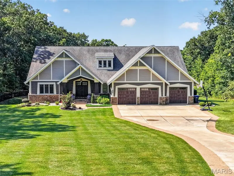 1950 Diehr RD, Wentzville, MO 63385