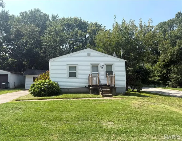 60 Connolly DR, Calverton Park, MO 63135
