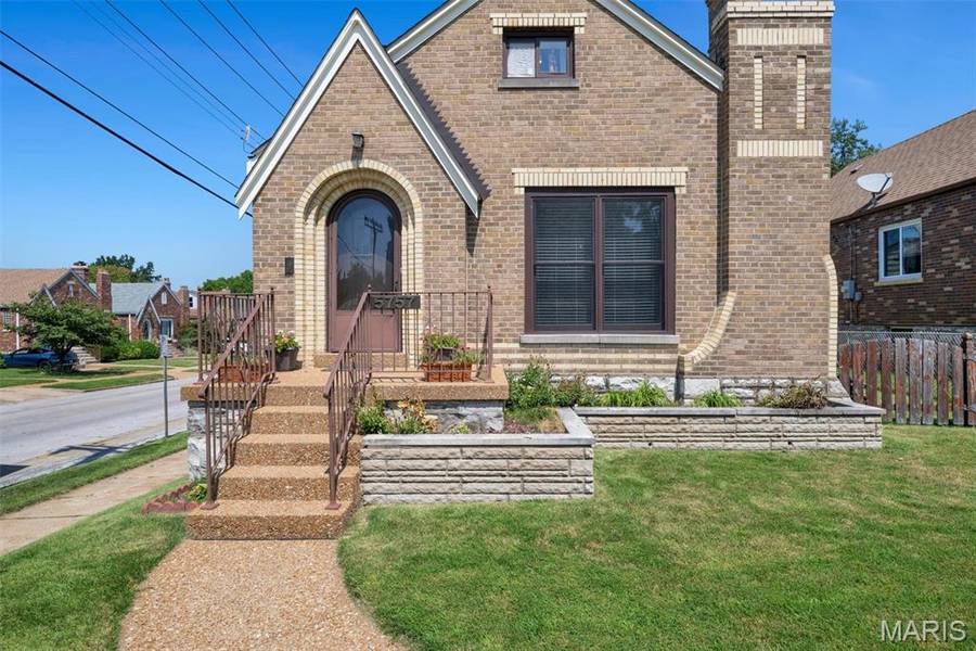5757 Mardel AVE, St Louis, MO 63109
