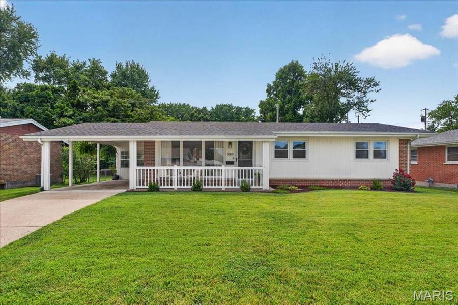 2609 W Adams ST, St Charles, MO 63301