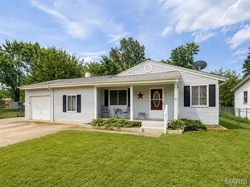 705 McClain ST, Richland, MO 65556