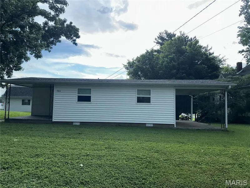 302 & 304 S Charles ST, Steeleville, IL 62288