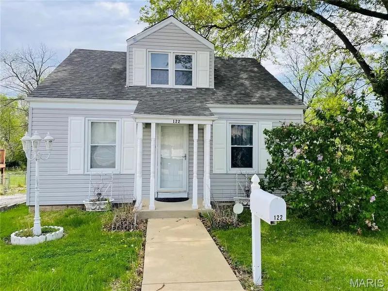 122 Cunningham AVE, St Louis, MO 63135