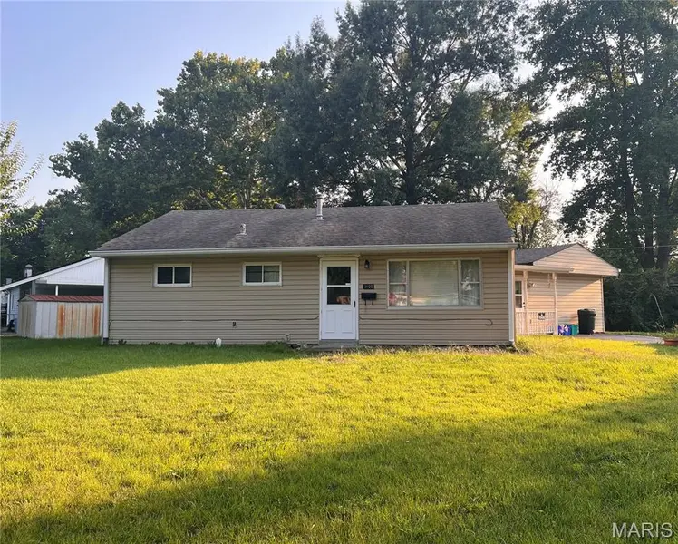 3900 N Park DR, Belleville, IL 62226