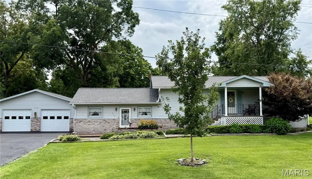 212 W 3rd ST, New London, MO 63459