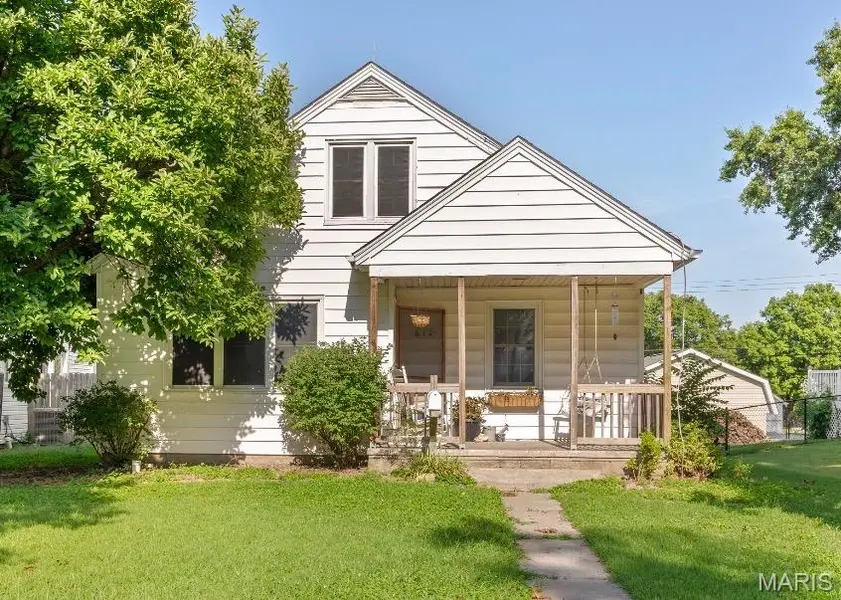 612 Locust ST, Red Bud, IL 62278