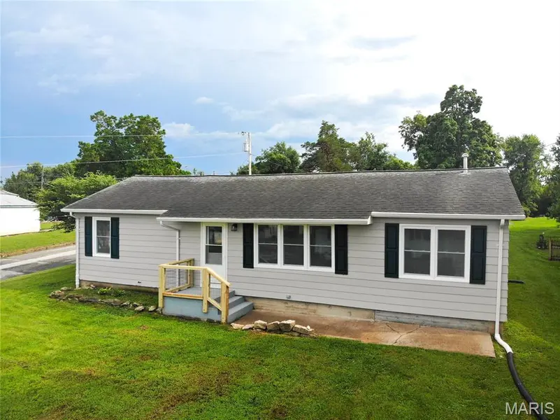 601 Cooper AVE, Paris, MO 65275