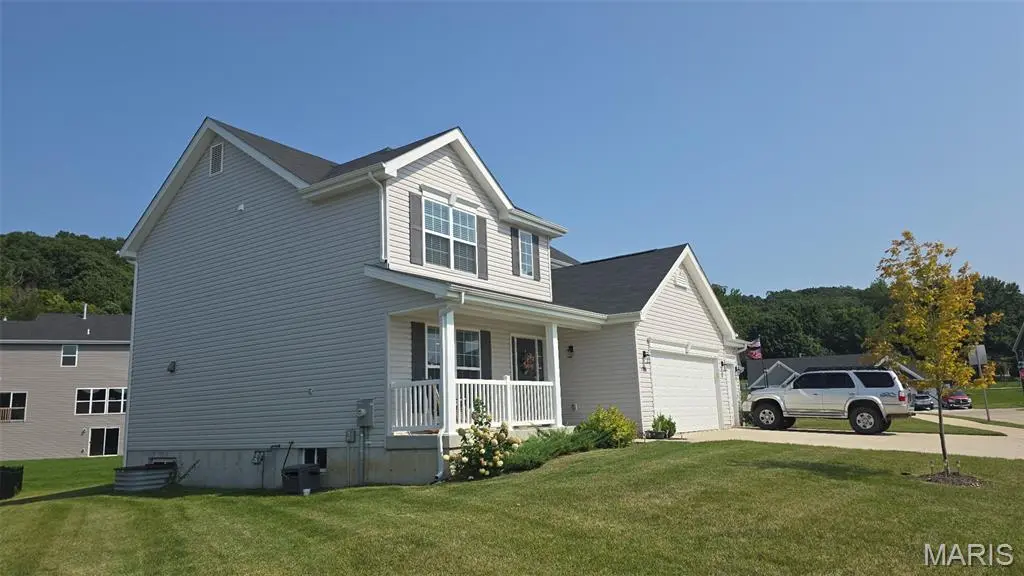 1756 Martingale LN, Eureka, MO 63025