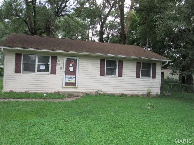 314 Pershing AVE, Wood River, IL 62095