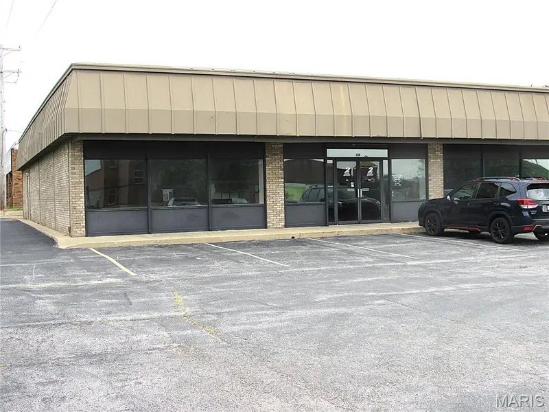 220 Regional DR, Alton, IL 62002